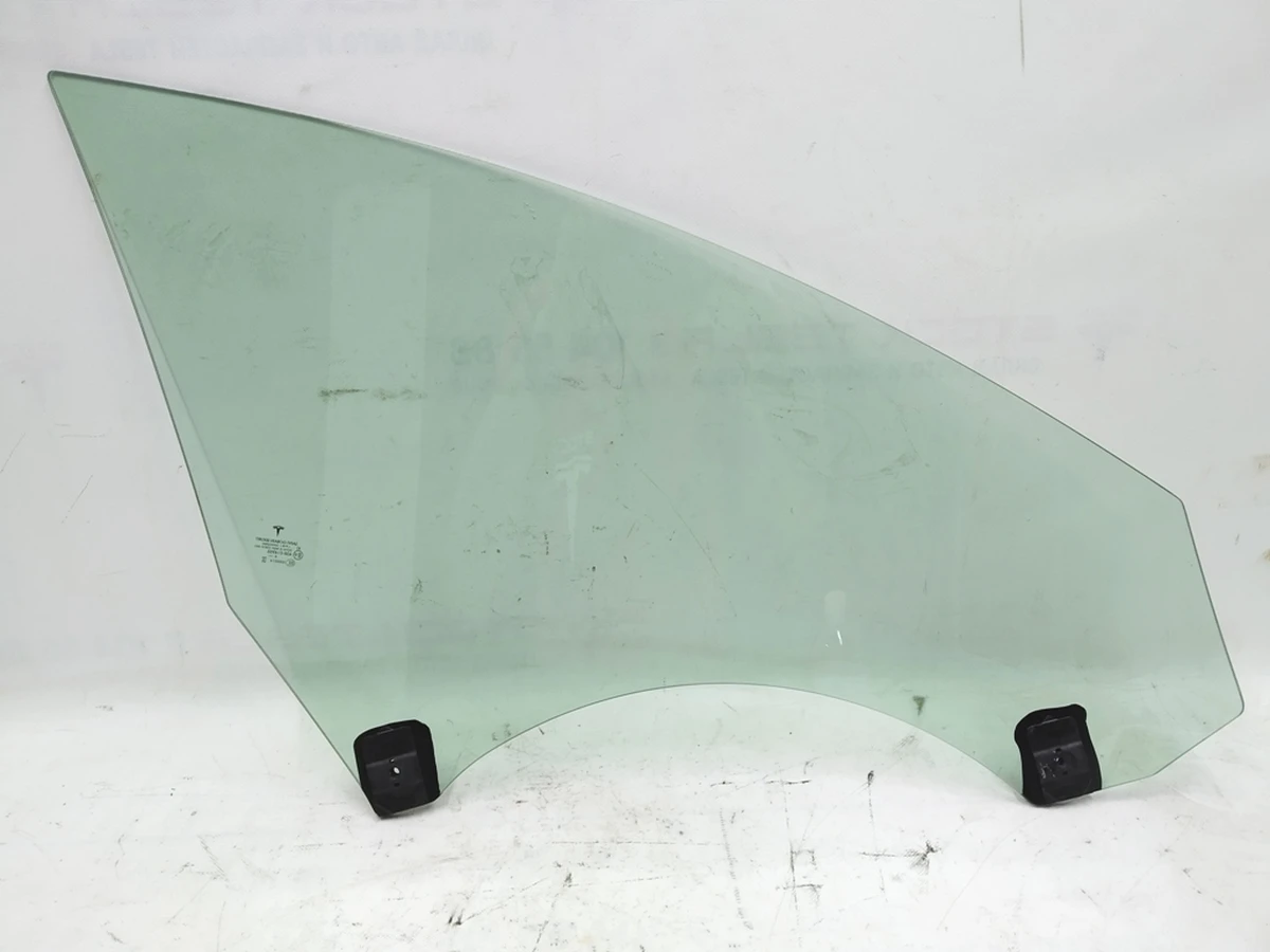 1 Скло дверей передньої лівої подвійне в зборі з кронштейнами кріплення Tesla model 3 1077900-99-A