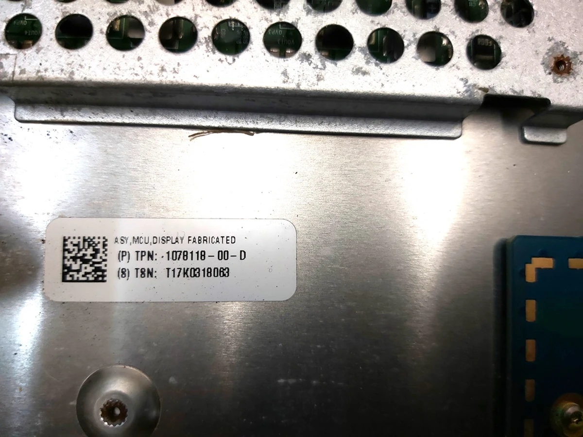 1 Дисплей с тачскрином и платой в сбореTesla model S, model S REST, model X 1078118-00-D