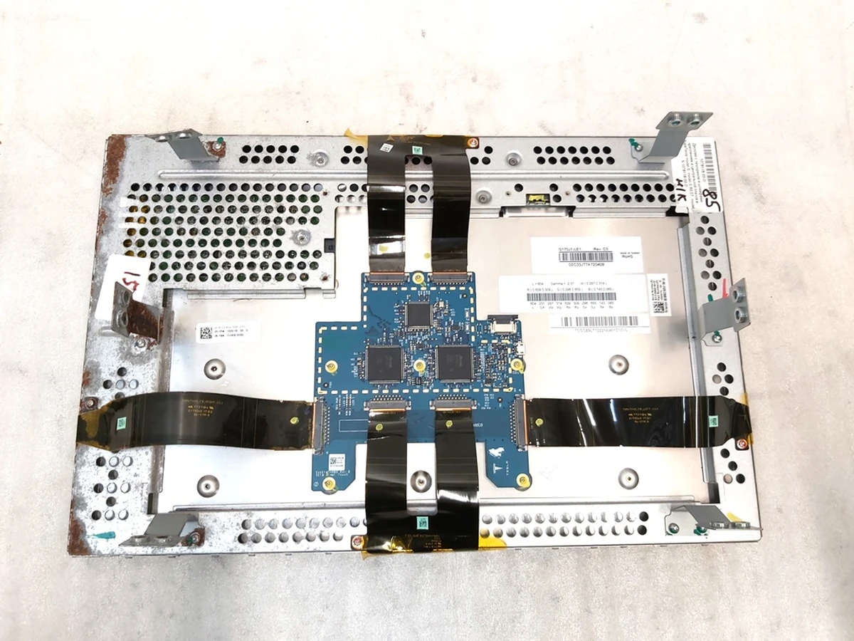 1 Дисплей с тачскрином и платой в сбореTesla model S, model S REST, model X 1078118-00-D