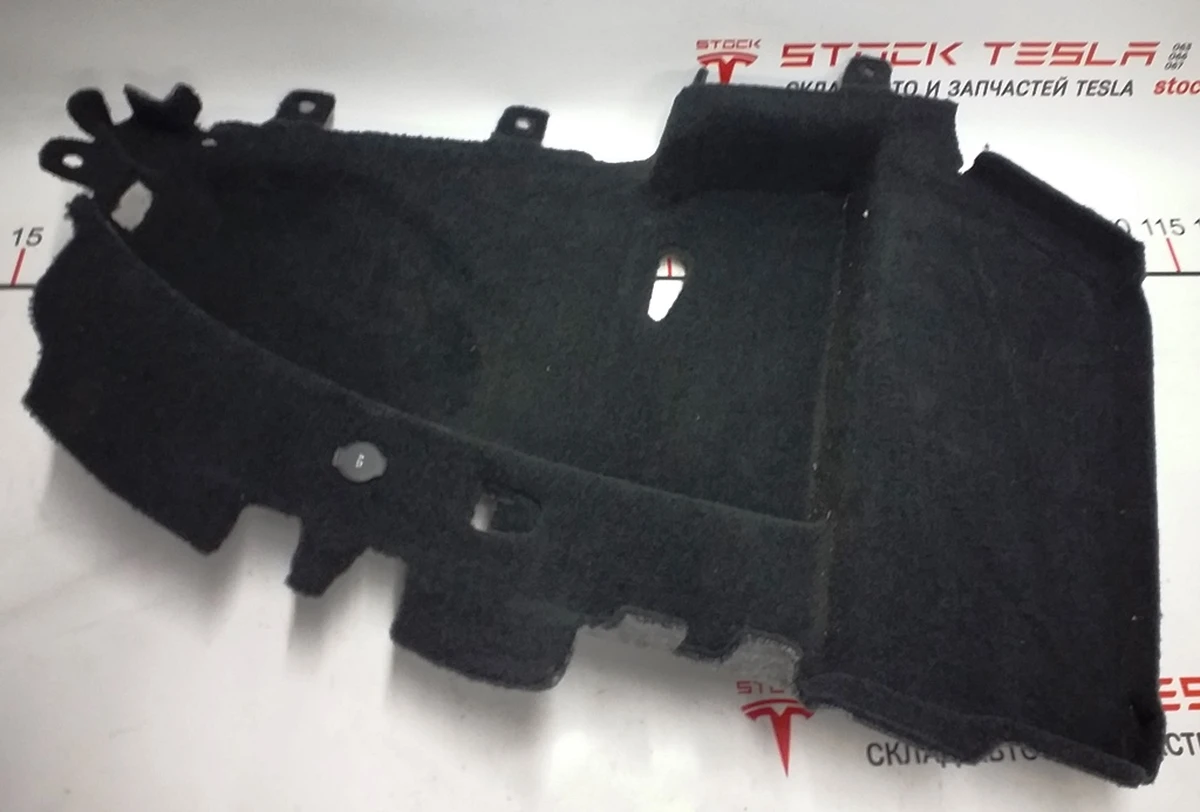2 Оздоблення бічної частини багажника лівої з розеткою та решіткою повітропроводу Tesla Model X 1078359-00-C