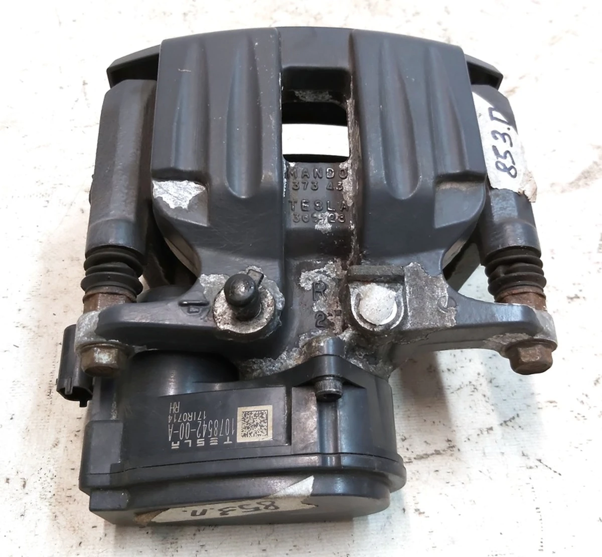 1 Суппорт тормозной задний правый MANDO без тормозных колодок Tesla model S REST, model X 1097415-00-A