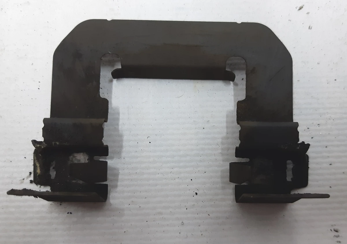 1 Пружина гальмівних колодок тормозного супорта заднього MANDO Tesla model S REST, Tesla model X 1078542-00-B