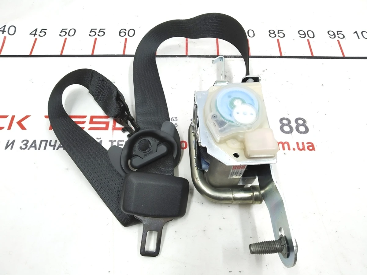 2 Ремень безопасности передний пассажирский (под восстановление) Tesla model S REST 1079278-01-C