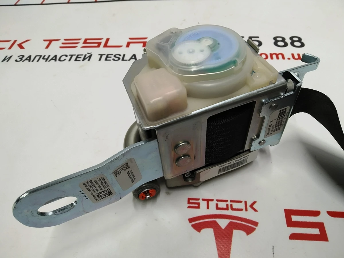 2 Ремень безопасности передний пассажирский Tesla model S REST 1079284-02-C