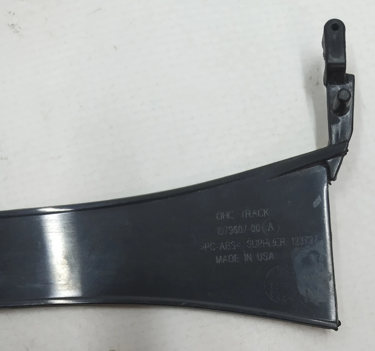 Кришка коробки проводки камери TRIPLE Tesla model X 1079607-00-A