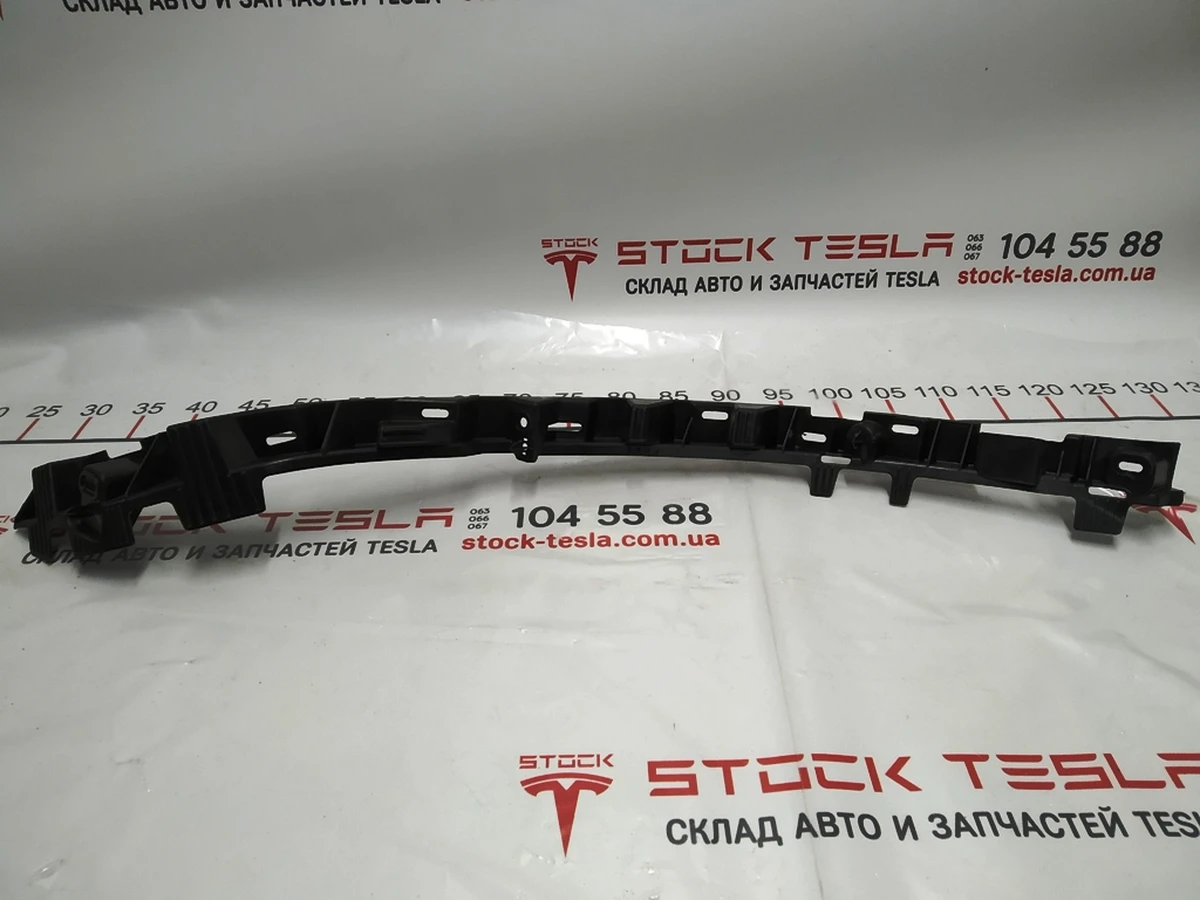 15 Кронштейн облицювання стійки C правий нижній Tesla Model X 1079765-00-C