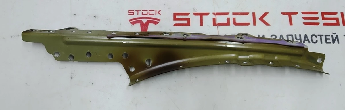 27 Quarter front right internal reinforcement of the wing shelf (pistol) rear Tesla model 3 1080026-S0-C