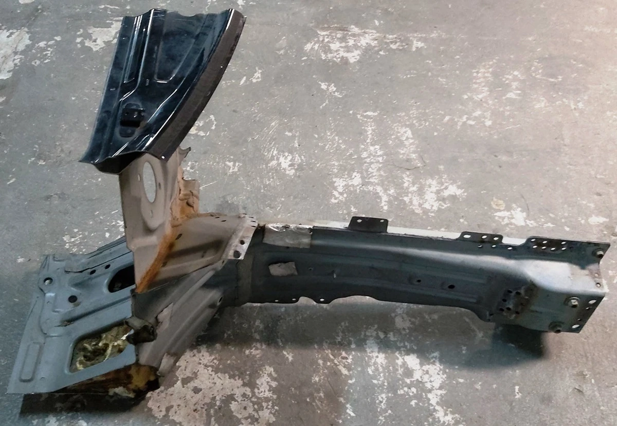 9 Quarter front right side member Tesla Model 3 1080464-S0-B