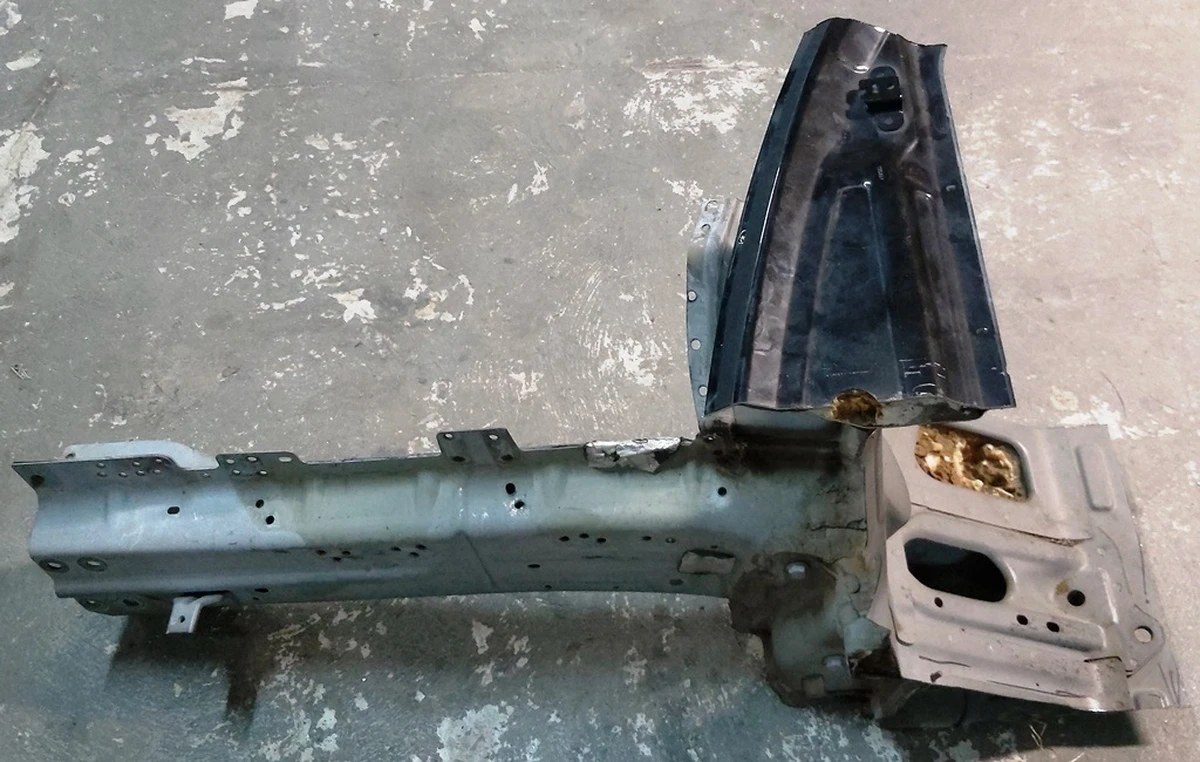 9 Quarter front right side member Tesla Model 3 1080464-S0-B