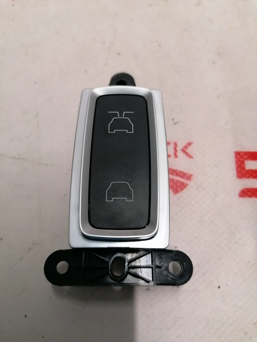 12 Кнопка відкриття задніх дверей SATIN Tesla Model X 1080487-00-A