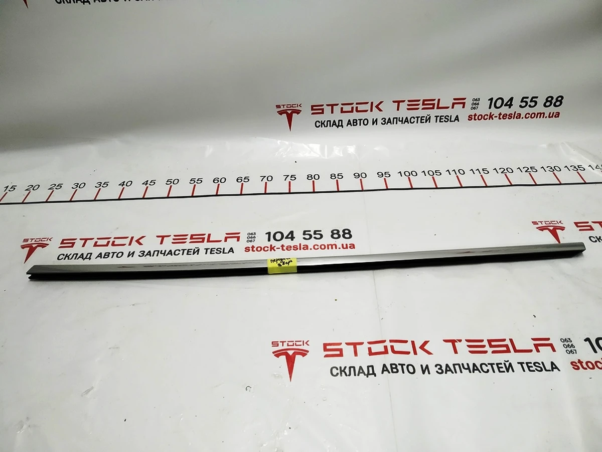 2 Молдинг зовнішній двері передньої лівої хром Tesla model 3 1080681-99-F