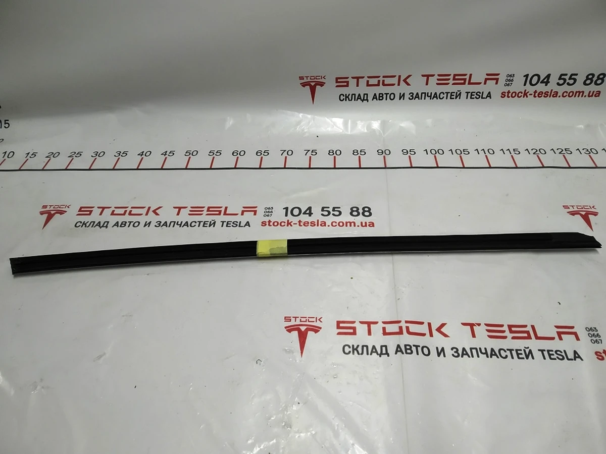 2 Молдинг зовнішній двері передньої лівої хром Tesla model 3 1080681-99-F