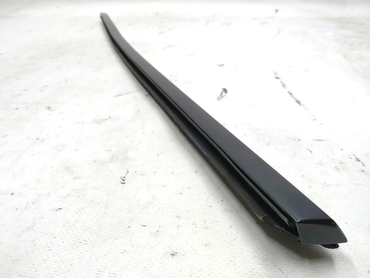 2 Front left door molding BLACK with damage Tesla Model 3 1080681-00-H