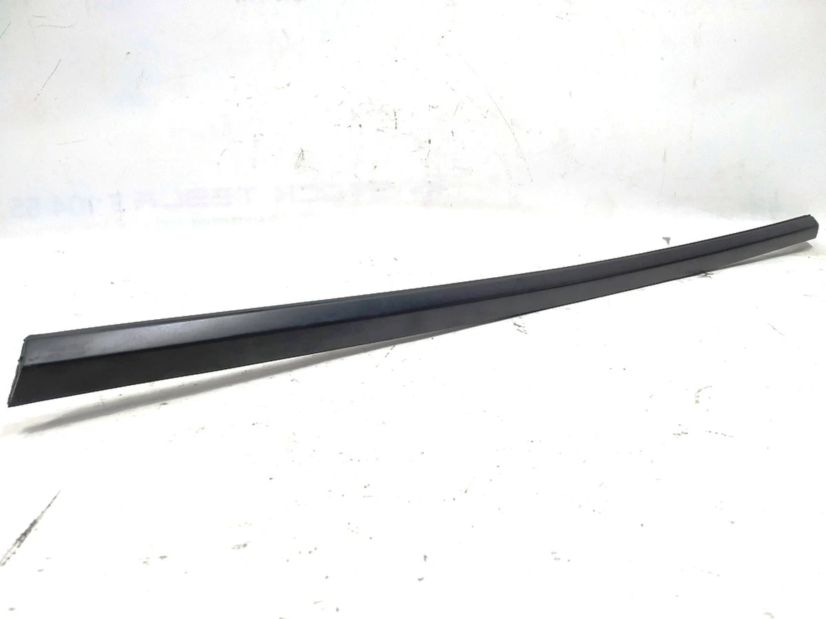 2 Front left door molding BLACK with damage Tesla Model 3 1080681-00-H