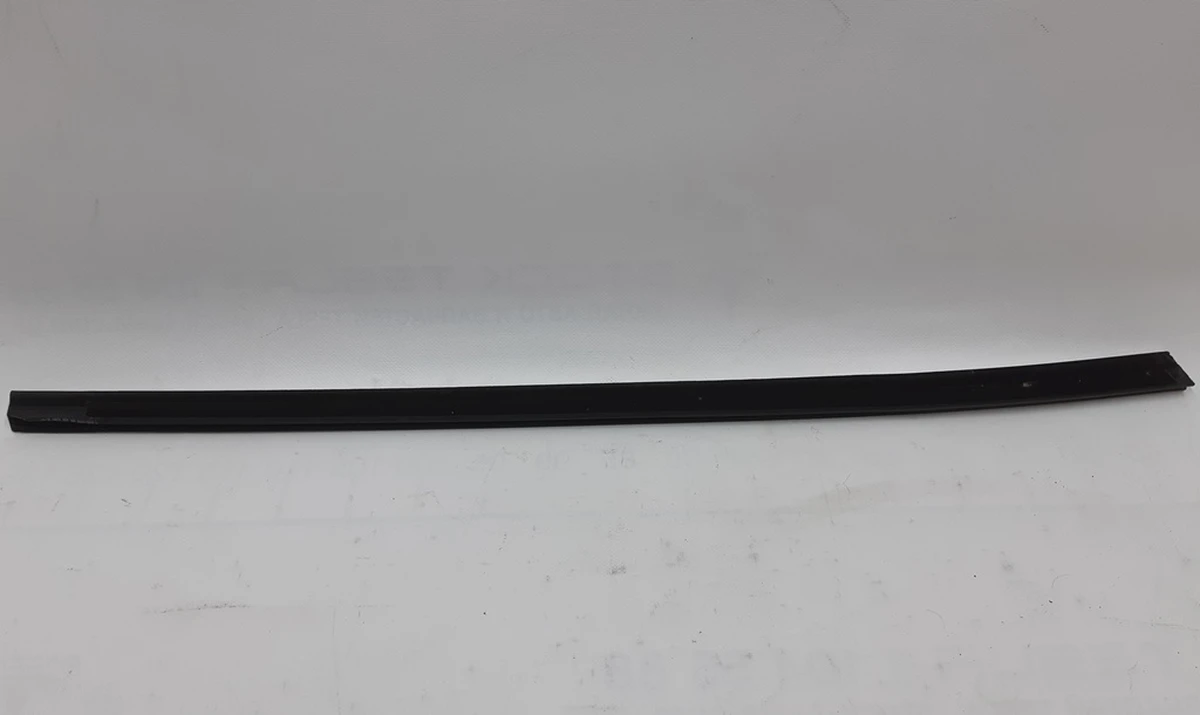  M3S FRONT DOOR OUTER BELT ASSY LH NEW Tesla model 3 1080681-99-F