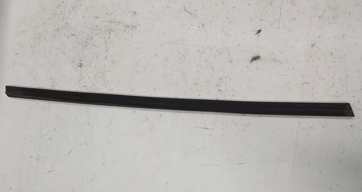 2 Молдинг зовнішній двері передньої лівої хром Tesla model 3 1080681-99-F