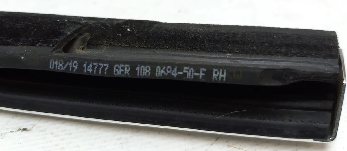 2 Молдинг зовнішній двері передньої правої хром (ушкоджений) Tesla model 3 1080684-99-F