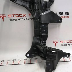 9 Кронштейн обшивки багажного відділення лівий Tesla model X 1080701-00-D