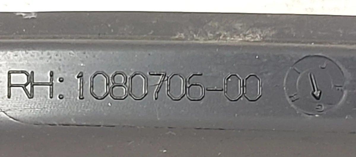 3 Скло крила заднього правого (кватирка) Tesla model 3 1098758-00-G