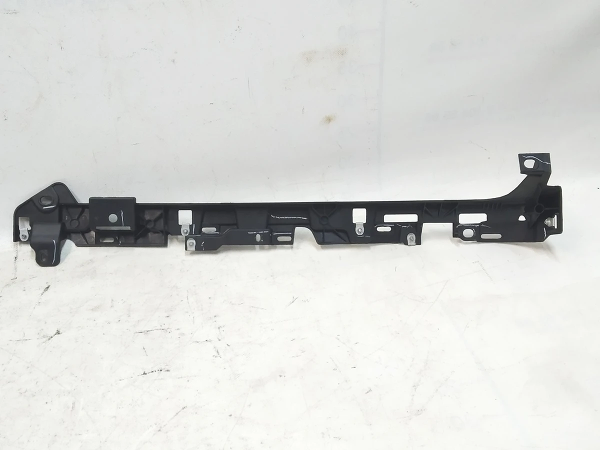 11 Кронштейн панелі бажника права Tesla Model X 1080709-00-C