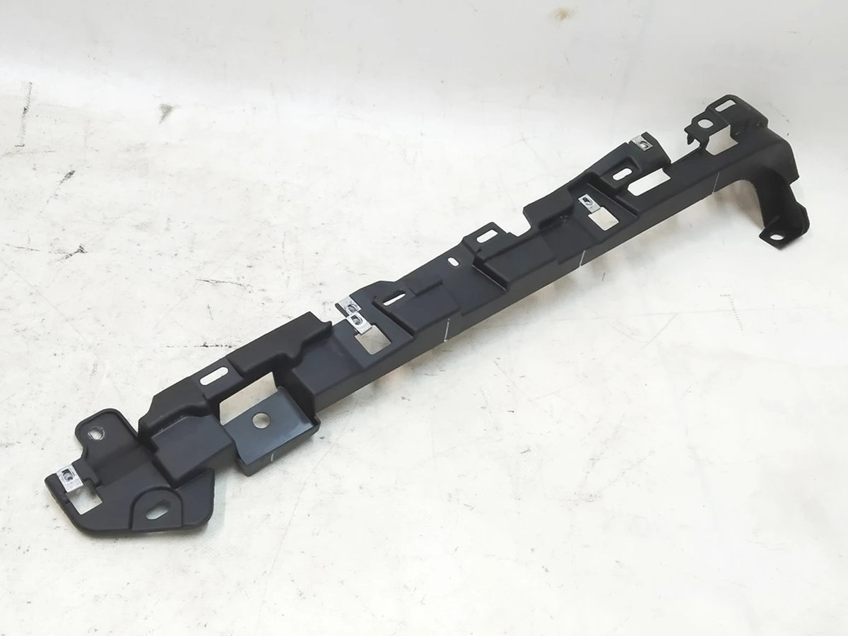 11 Кронштейн панелі бажника права Tesla Model X 1080709-00-C