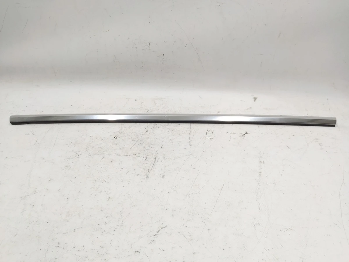2 Молдинг зовнішній двері задньої лівої хром із пошкодженням Tesla model 3 1080745-99-G