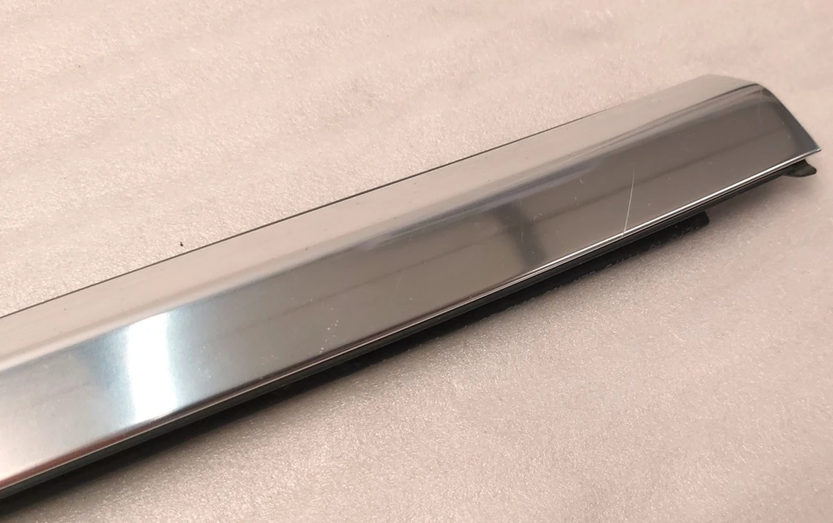 2 Молдинг зовнішній двері задньої лівої хром із пошкодженням Tesla model 3 1080745-99-G