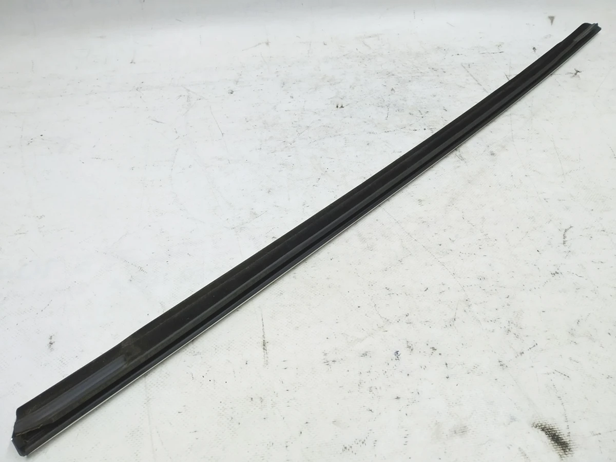 2 Molding outer door rear right chrome Tesla model 3 1080748-99-G