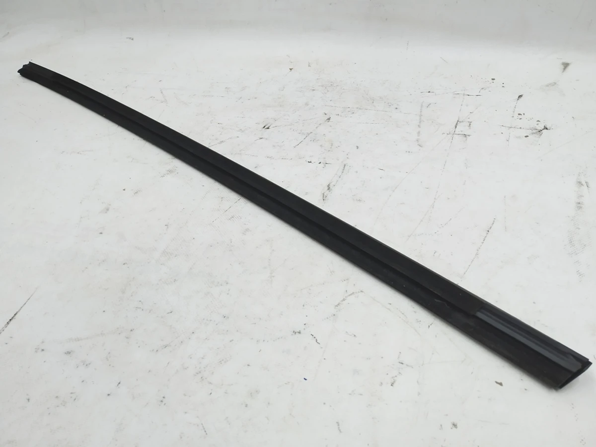 2 Outer door molding, rear right BLACK Tesla model 3 1080748-99-G