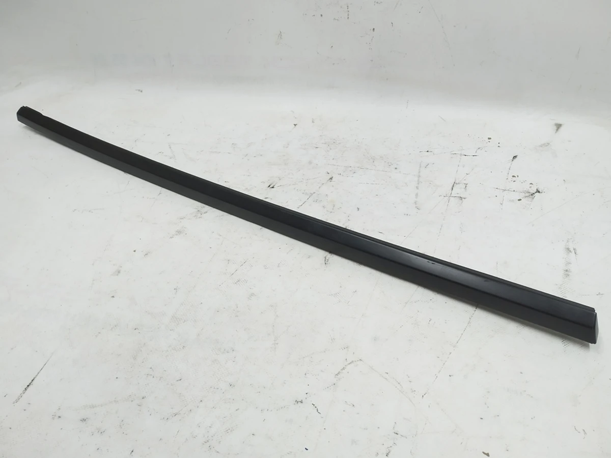 2 Outer door molding, rear right BLACK Tesla model 3 1080748-99-G