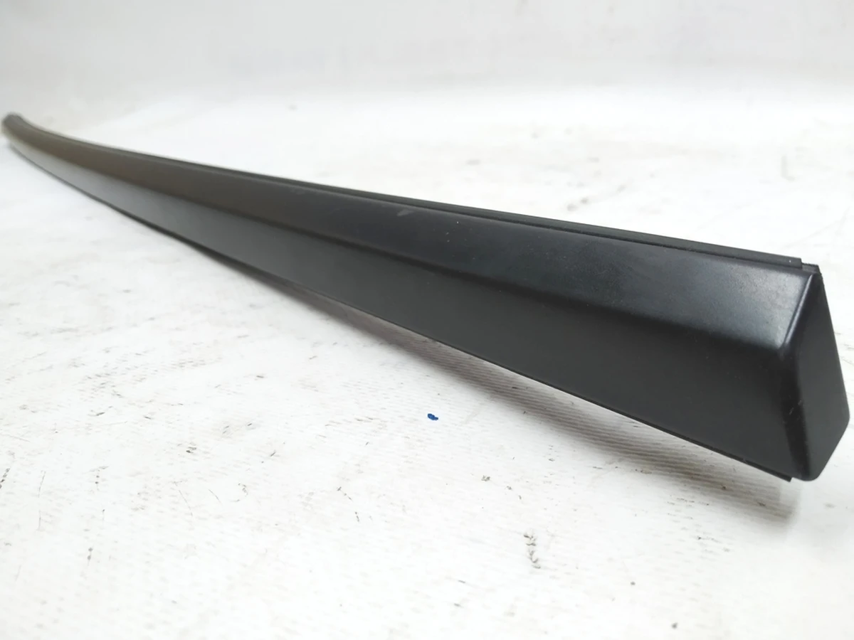 2 Outer door molding, rear right BLACK Tesla model 3 1080748-99-G