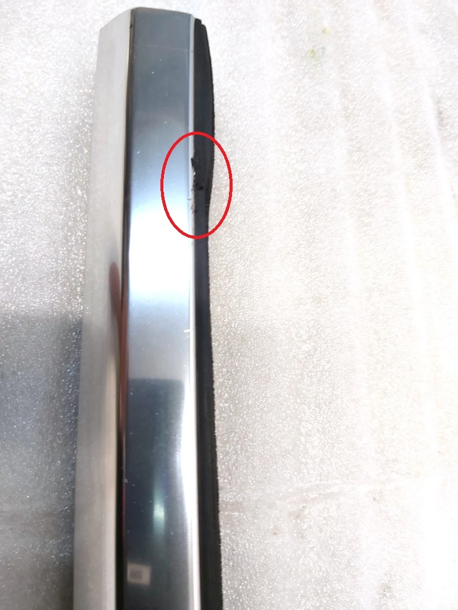 2 OUTER BELT ASSEMBLY - REAR DOOR - RIGHT HAND with damage Tesla model 3 1080748-99-G