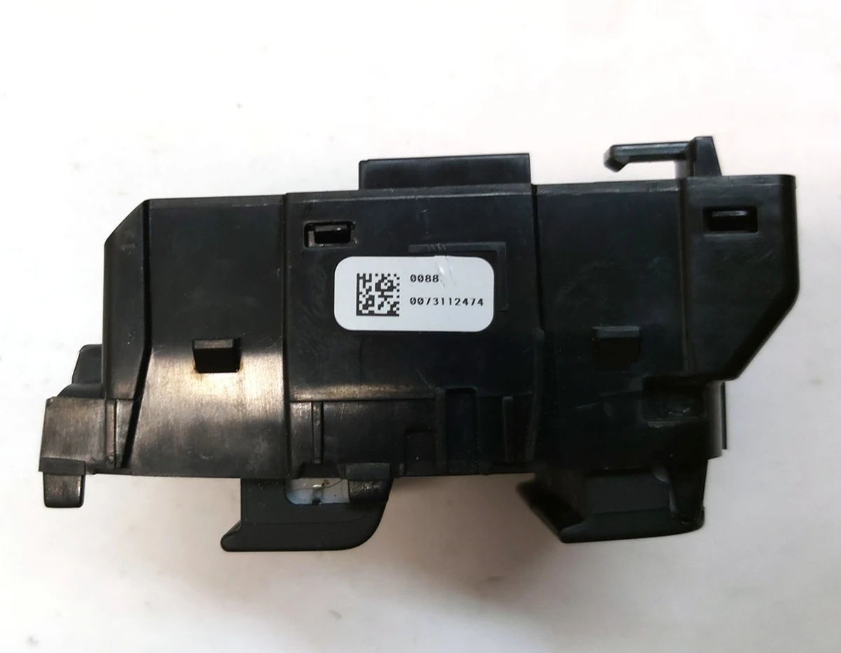 10 Блок управления стеклоподъёмниками на двери водителя (матовый) Tesla model S Feb 2021, model 3, model 3 Jan 2024 , model Y 1081037-02-G