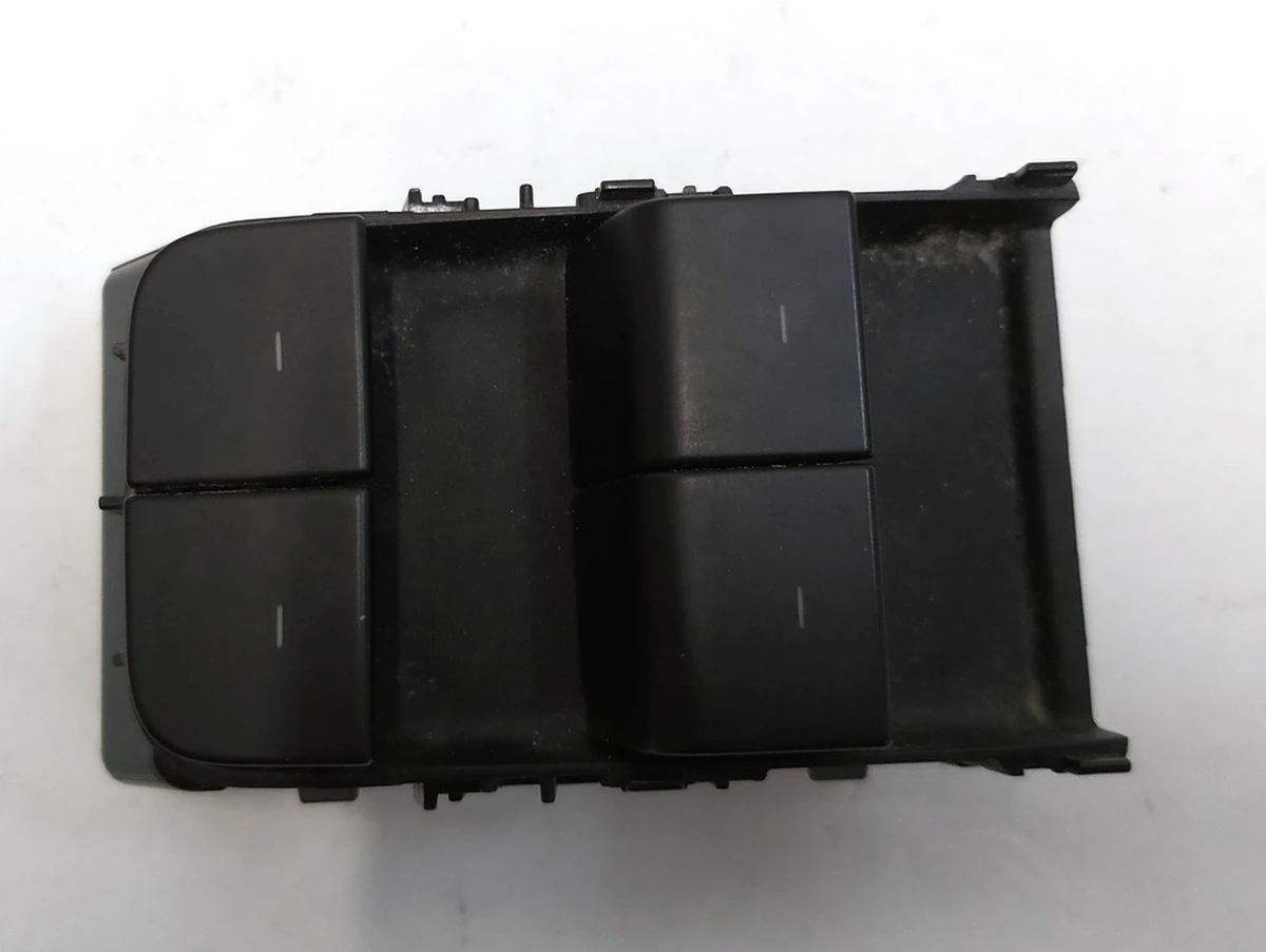 10 Блок управления стеклоподъёмниками на двери водителя (матовый) Tesla model S Feb 2021, model 3, model 3 Jan 2024 , model Y 1081037-02-G