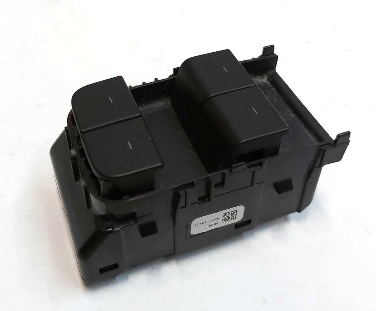 10 Блок управления стеклоподъёмниками на двери водителя (матовый) Tesla model S Feb 2021, model 3, model 3 Jan 2024 , model Y 1081037-02-G