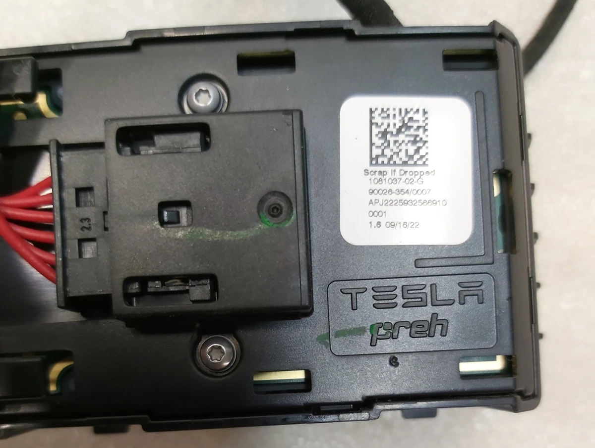 10 Door, Window switch, Driver, Matte Tesla Model S Feb 2021, Model S June 2025, Model 3, Model 3 Jan 2024, Model Y, Model Y Feb 2025 1081037-02-G