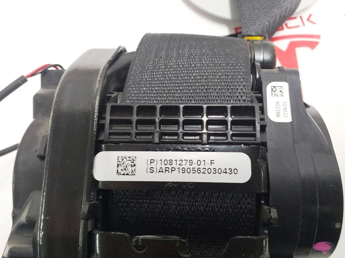 2 1ST ROW, PASS RETRACTOR, BLK Tesla model 3 1081279-01-G