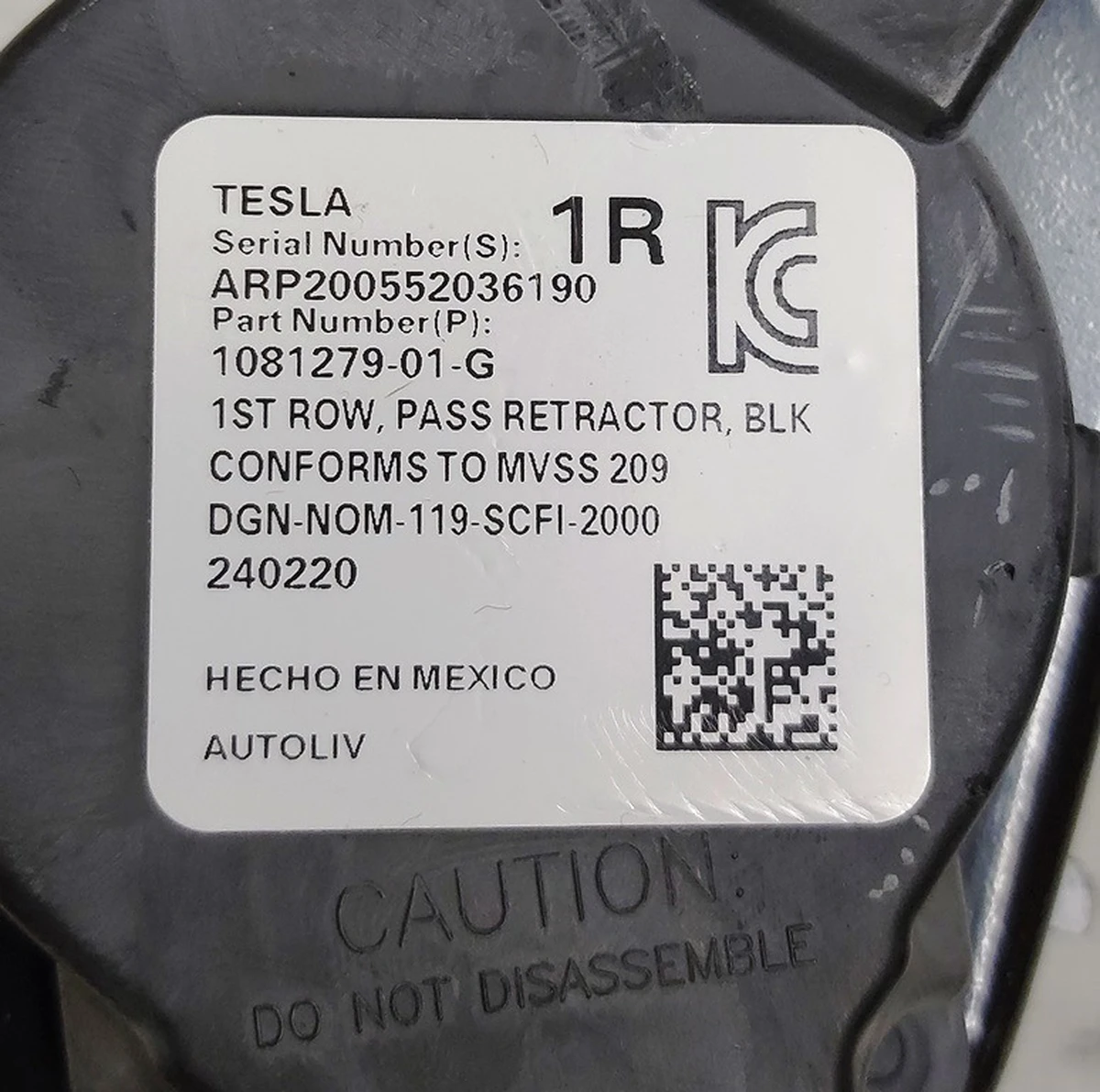 2 Ремінь безпеки передній правий пасажирський BLK Tesla model 3 1081279-01-G