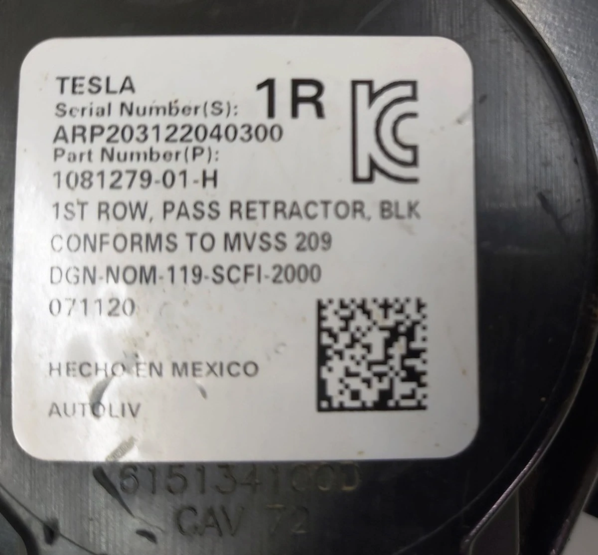 2 Ремінь безпеки передній правий (пасажирський) (BLK) Tesla model 3 1081279-01-G