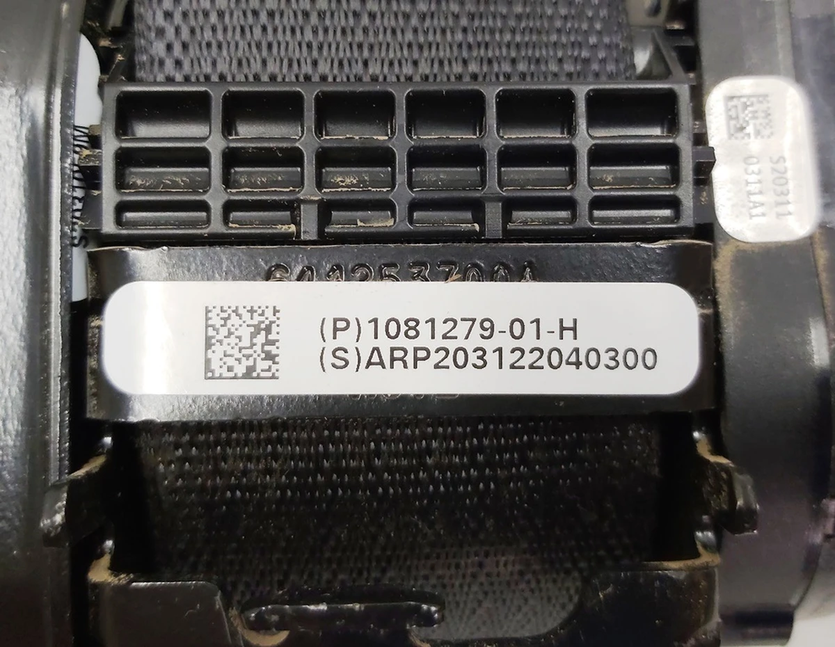 2 Ремінь безпеки передній правий (пасажирський) (BLK) Tesla model 3 1081279-01-G