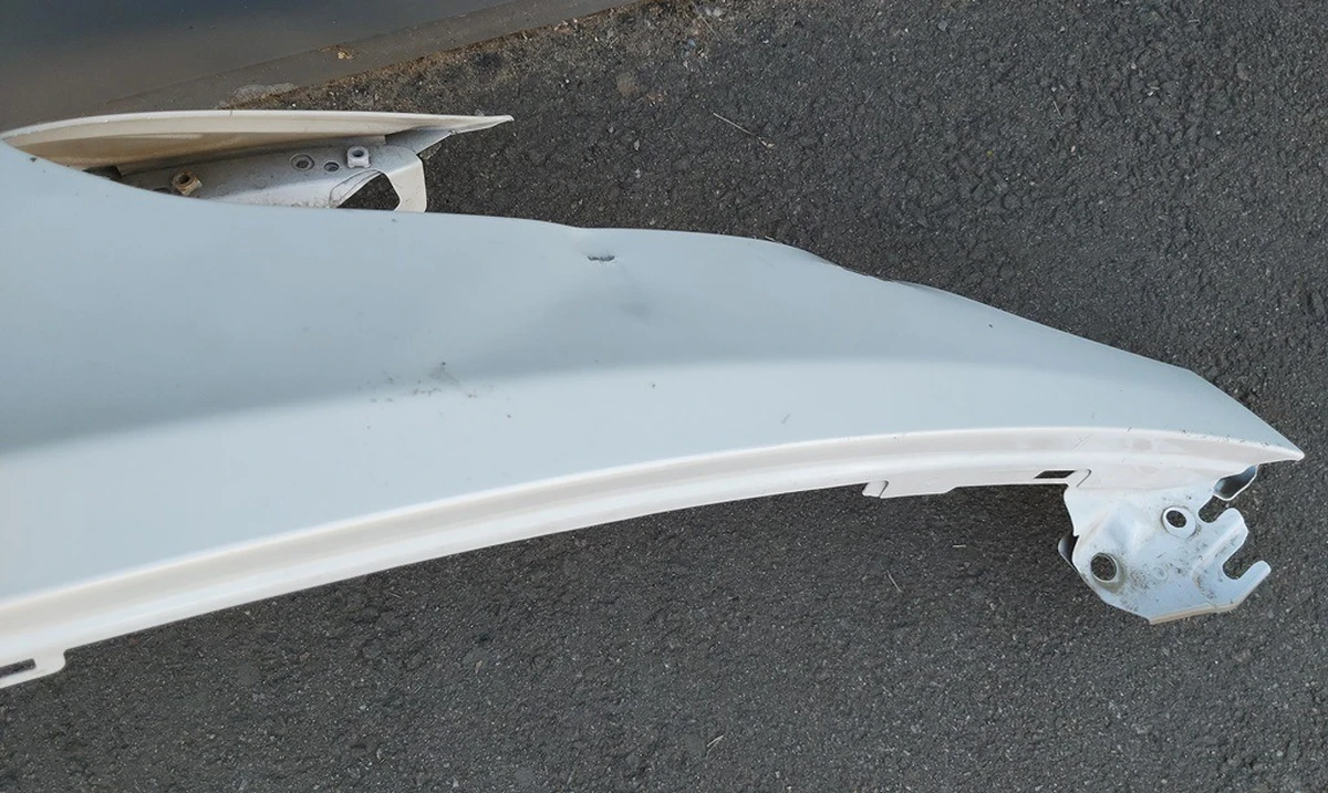 1 FENDER ASSY, LH,PPSW with damage Tesla model 3 1081401-11-D