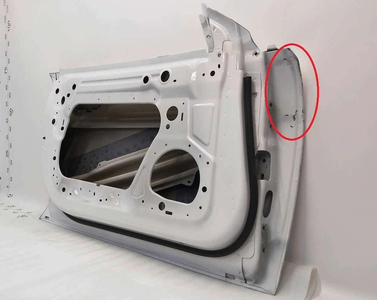 3 Дверь передняя левая (металл) PPSW (с повреждением) в сборе с уплотнителем Tesla model 3 1081421-E0-C