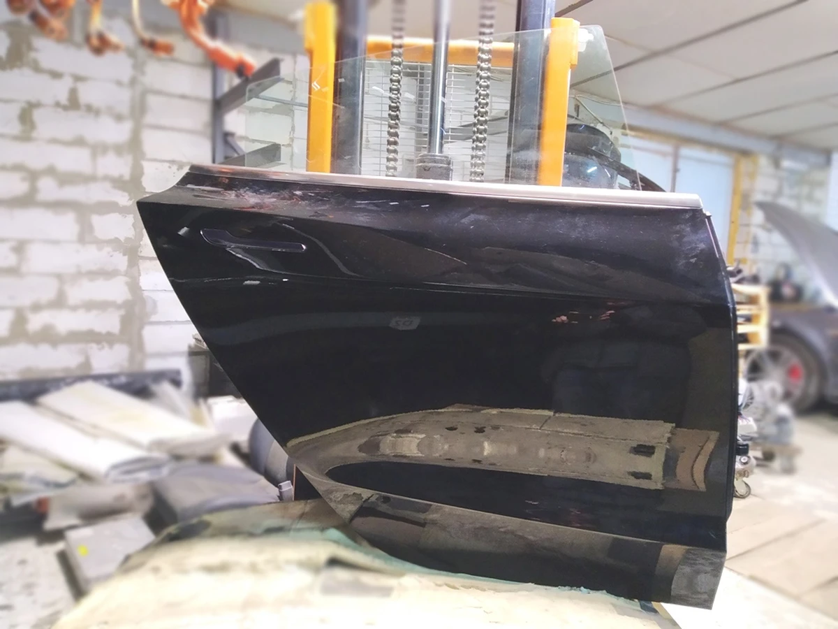 7 Rear right door assembly PBSB Tesla model 3 1081440-E0-C 7 Rear right door assembly PBSB Tesla model 3 1081440-E0-C