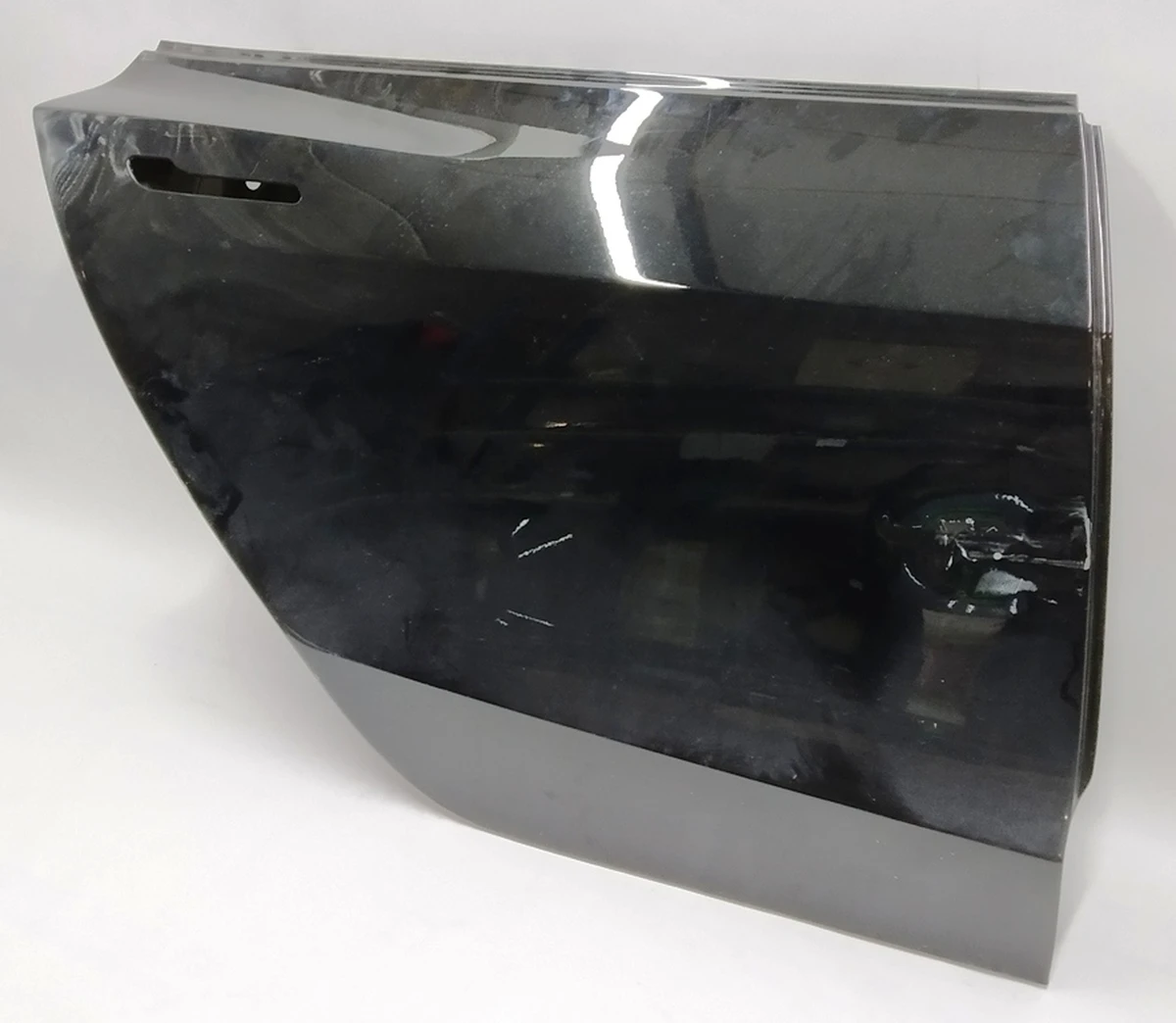 9 Двері задні права (метал) у зборі з ущільнювачем (з пошкодженням) Tesla model 3 1081440-E0-C