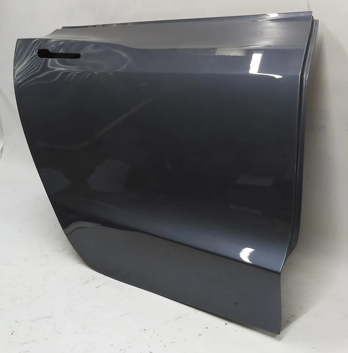 9 Дверь задняя правая (металл) MIDNIGHT SILVER METALLIC-PMNG Tesla model 3 1081440-12-C