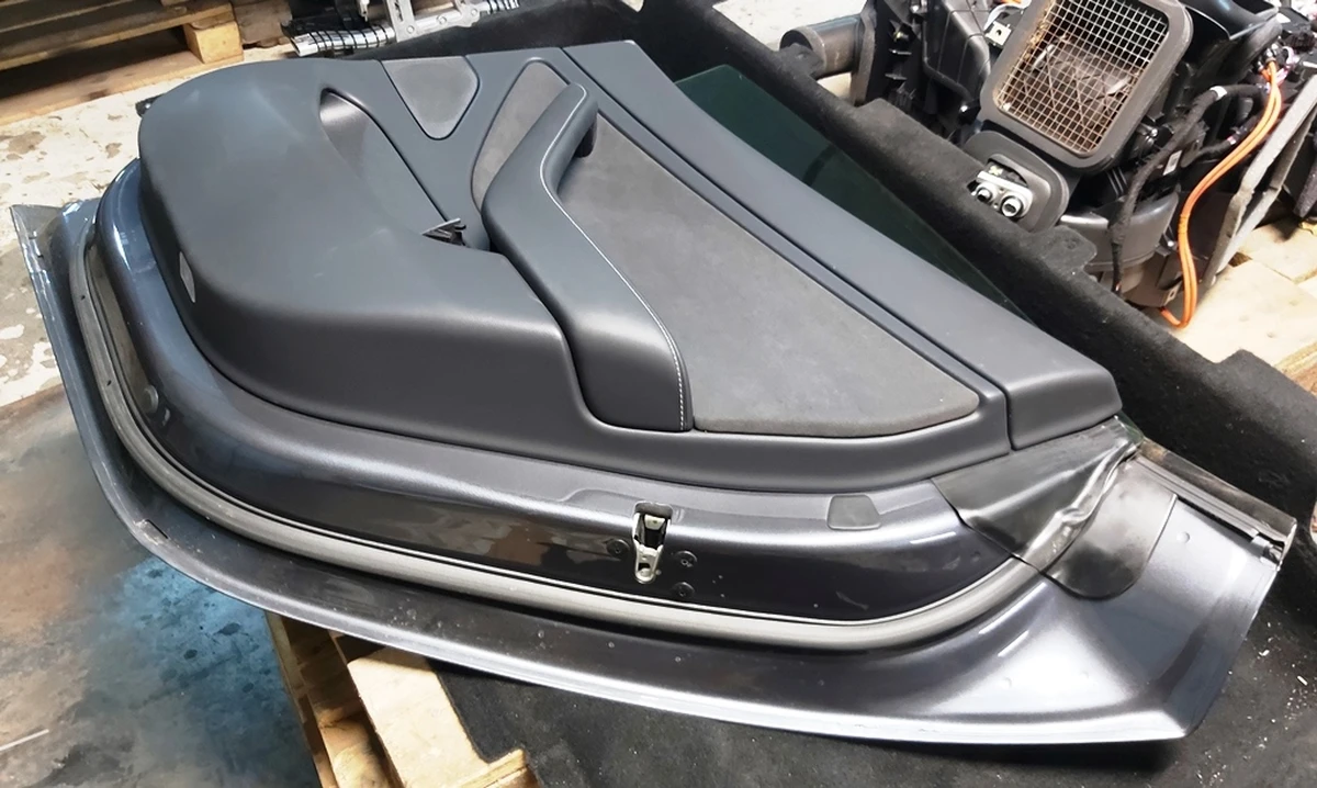 7 Дверь задняя правая в сборе PMNG Tesla model 3 1081440-E0-C