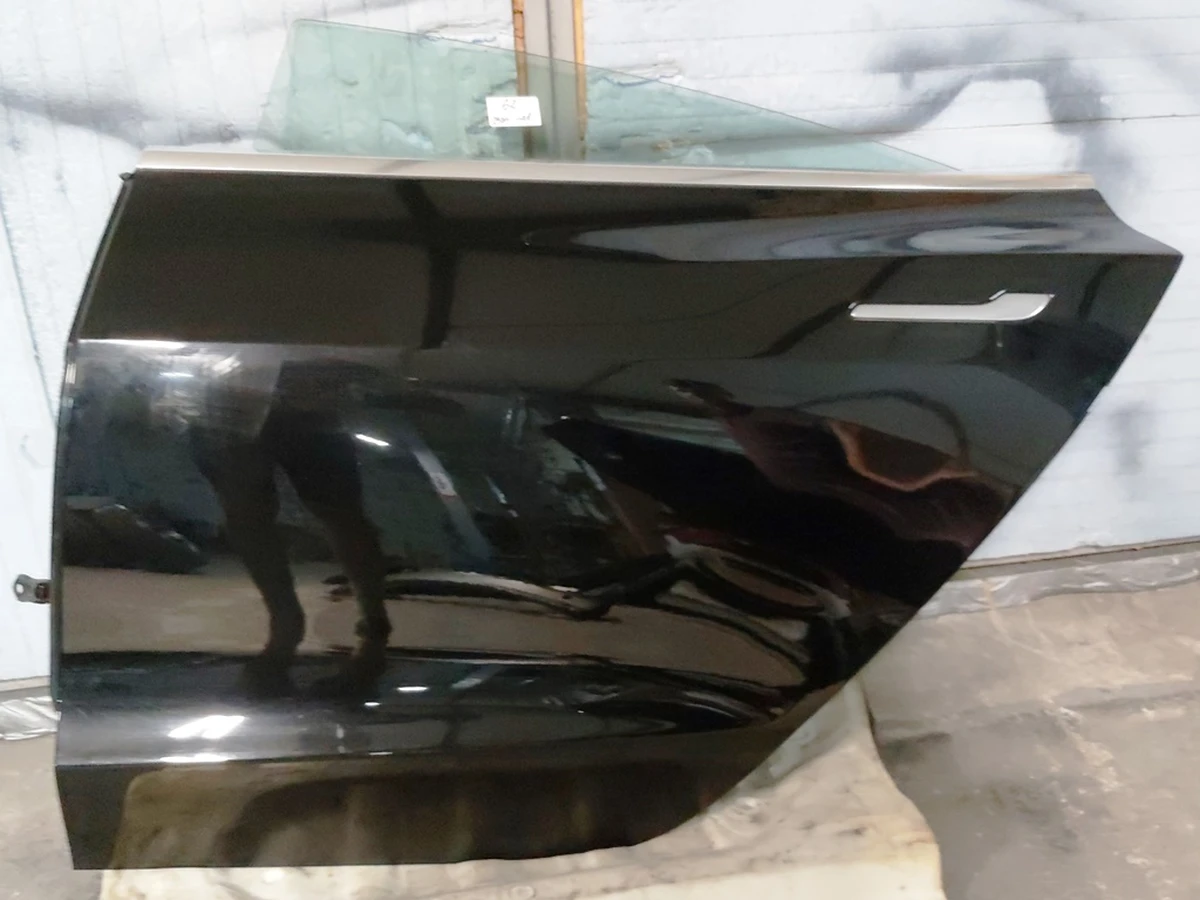 7 Дверь задняя левая в сборе PBSB Tesla model 3 1081441-E0-C