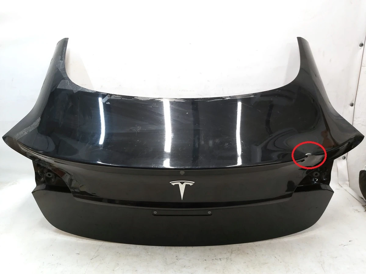11 Крышка багажника (ляда) металл PBSB с эмблемой T (с повреждением) Tesla Model 3 REST 1081460-01-A