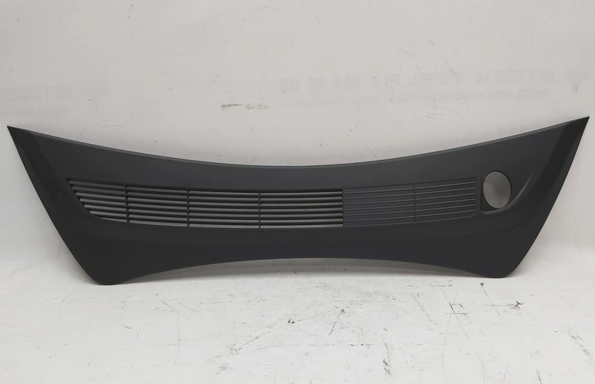 4 FRUNK APRON - REAR with clips Tesla Model 3 1081675-00-B