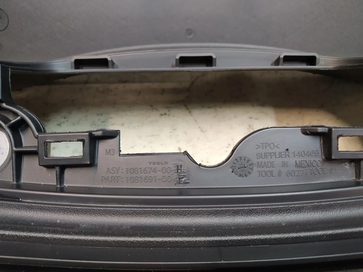 8 FRUNK ASSEMBLY Tesla Model 3 1526738-00-B